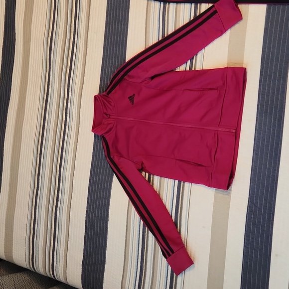 Adidas track suit, hardly worn. Girls size 6. - Picture 3 of 7
